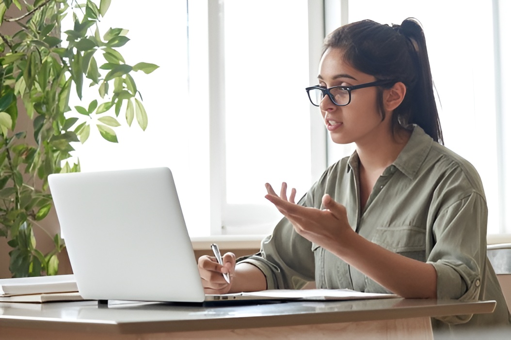 Building speaking confidence through online speaking practice